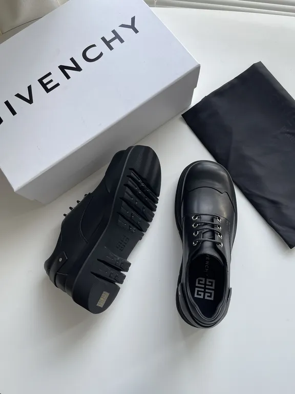 Givenchy Shoe 